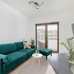 Modern 1 Maja With Parking In By Rent Like *