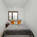 Modern 1 Maja With Parking In By Rent Like *