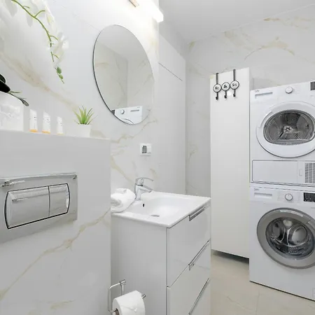 Apartment Modern 1 Maja With Parking In By Rent Like *