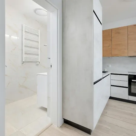 Modern 1 Maja With Parking In By Rent Like Apartment *